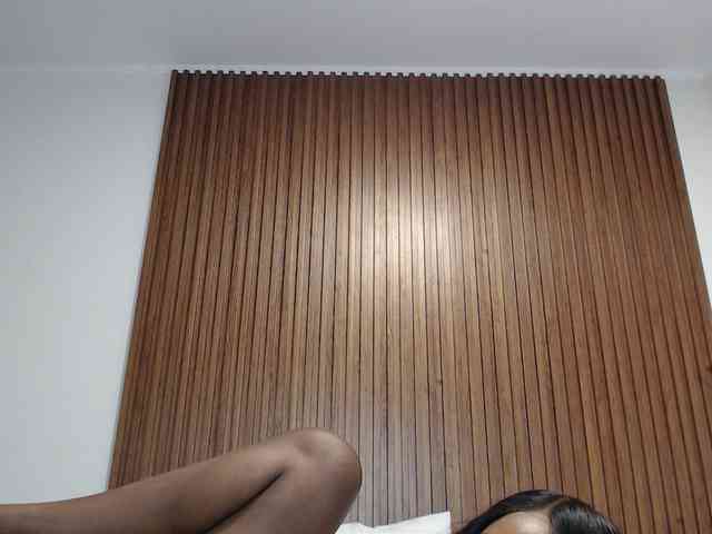 KrystalMilani webcam