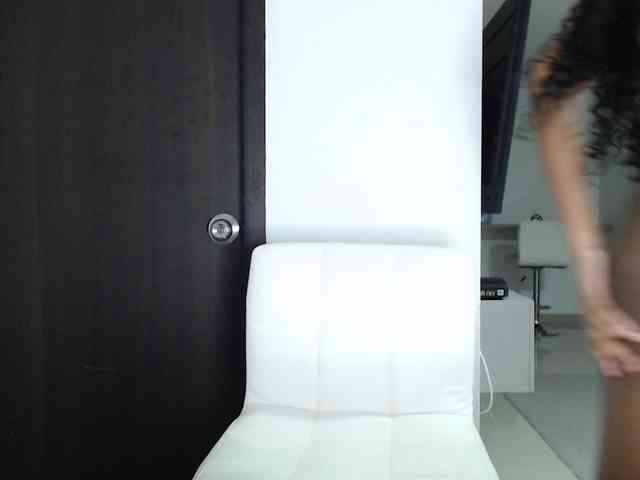 KrystalMilani webcam