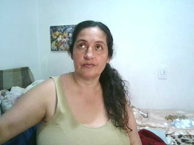 le modèle Ximenajimenez est en webcam porno dans un show sur le site bongacams, il possède les tags suivants: Latino/Hispanic,Brunette,Hairy