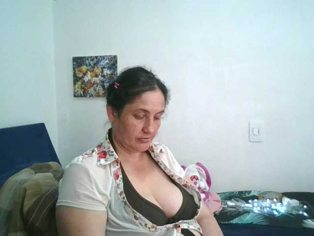 Ximenajimenez live cam on BongaCams