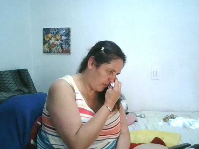 le modèle Ximenajimenez est en webcam porno dans un show sur le site bongacams, il possède les tags suivants: Latino/Hispanic,Brunette,Hairy