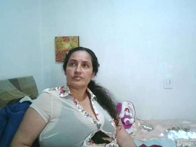 le modèle Ximenajimenez est en webcam porno dans un show sur le site bongacams, il possède les tags suivants: Latino/Hispanic,Brunette,Hairy