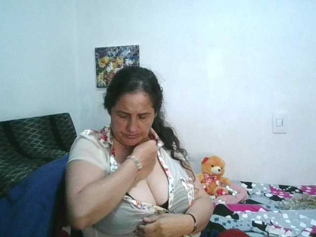 Ximenajimenez live cam on BongaCams