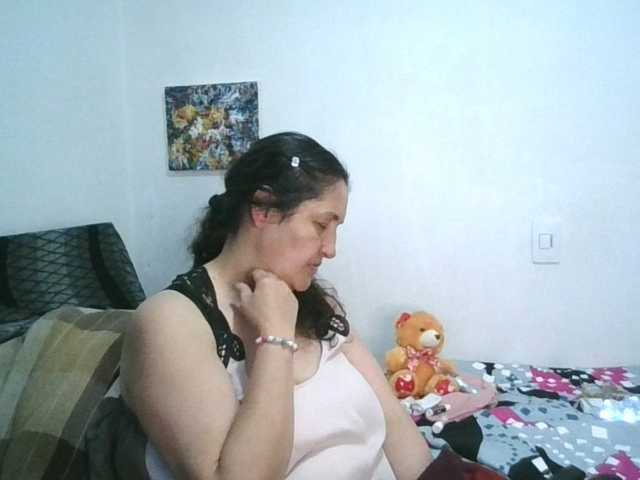 Ximenajimenez live cam on BongaCams