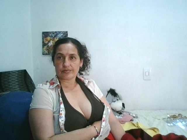 le modèle Ximenajimenez est en webcam porno dans un show sur le site bongacams, il possède les tags suivants: Latino/Hispanic,Brunette,Hairy
