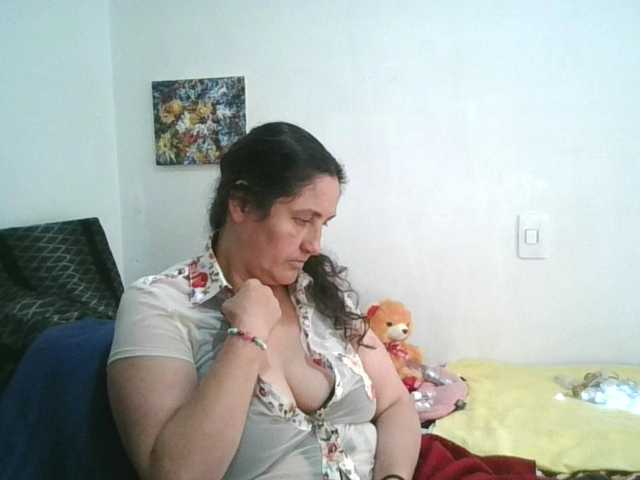 Ximenajimenez live cam on BongaCams