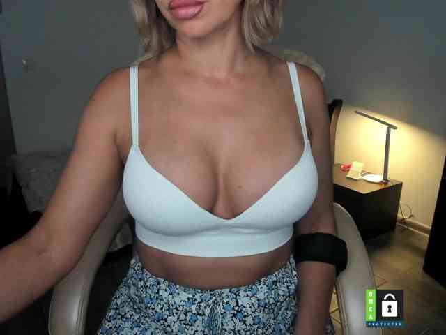 PassionFruittt webcam