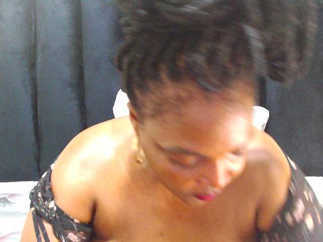 EBONYWILDASS live cam on BongaCams