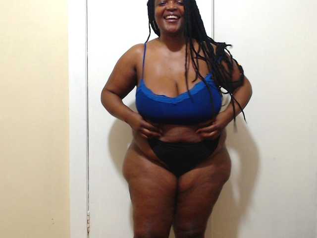 EBONYWILDASS live webcam show