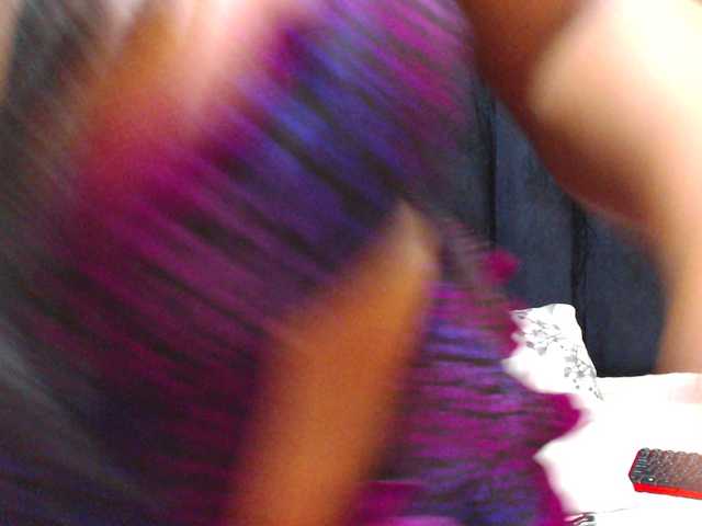 EBONYWILDASS live webcam show