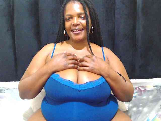 EBONYWILDASS webcam