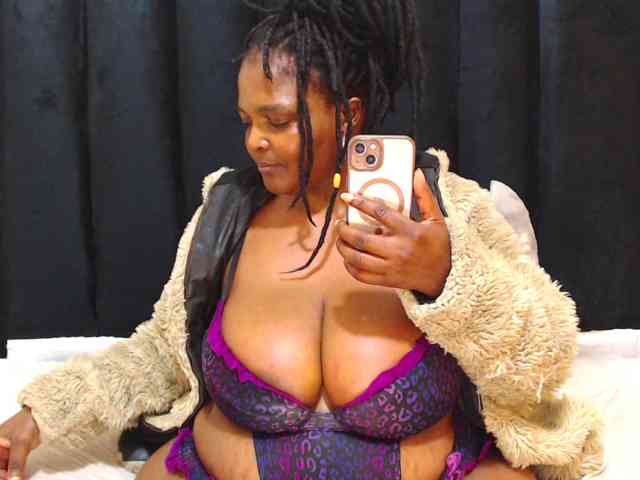 EBONYWILDASS webcam
