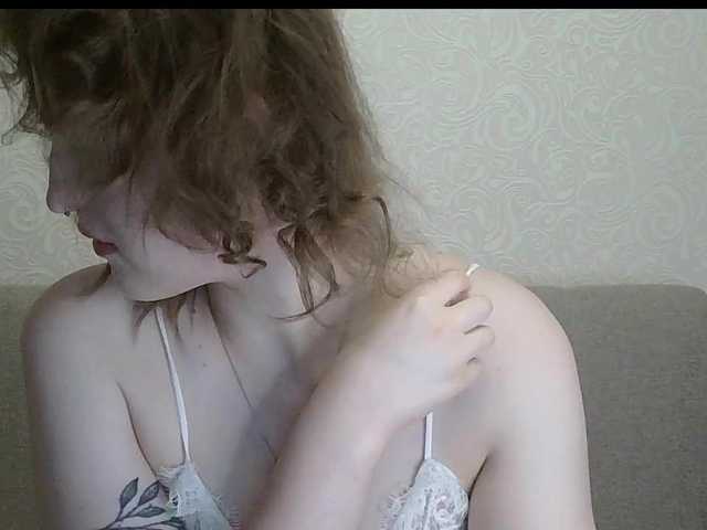 -Evmenida live cam on BongaCams