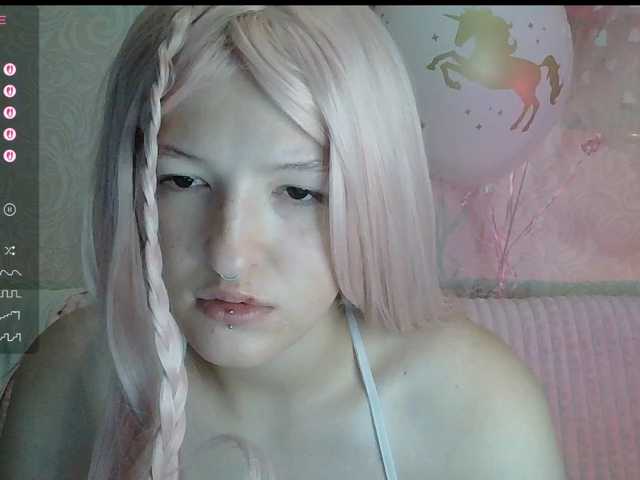 -Evmenida live cam on BongaCams