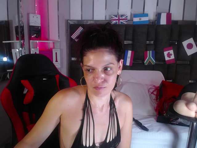Kate-Roose live cam on BongaCams