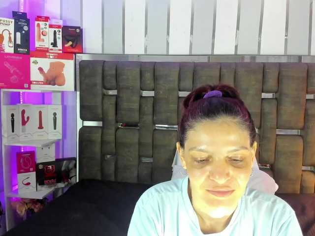 Kate-Roose live cam on BongaCams