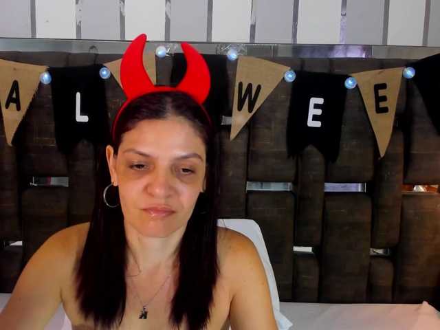 Kate-Roose live cam on BongaCams