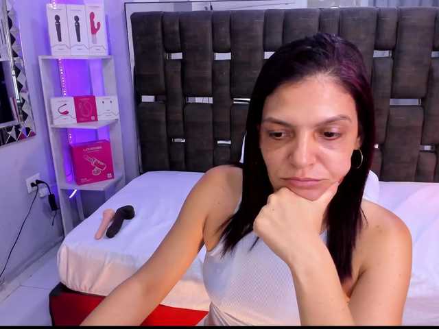 Kate-Roose live cam on BongaCams