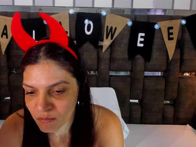 Kate-Roose live cam on BongaCams