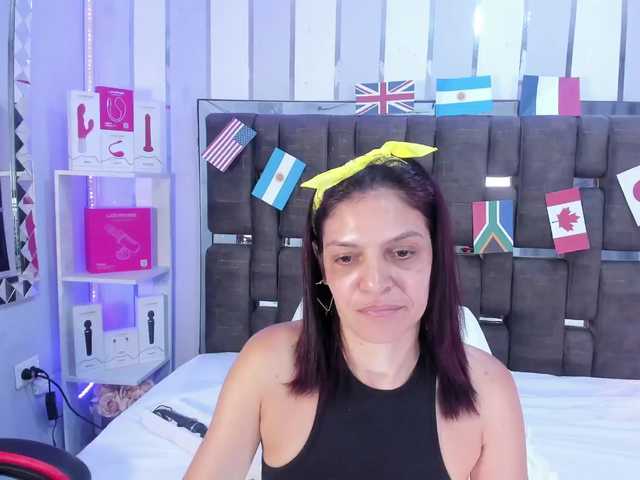 Kate-Roose live cam on BongaCams