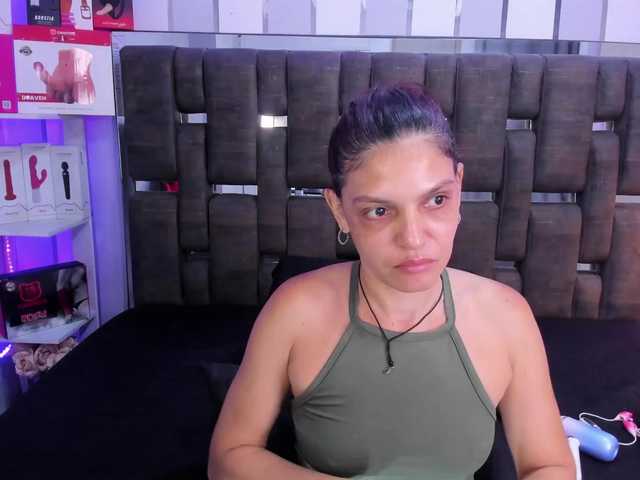 Kate-Roose live cam on BongaCams