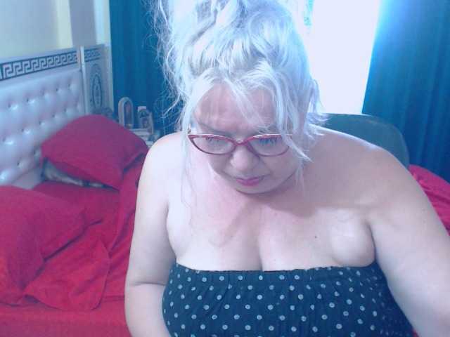sonyahotmilf cam belle