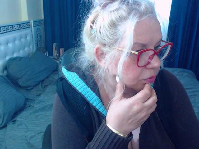 sonyahotmilf live sex