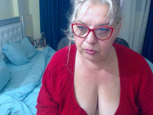 SonyaHotMilf live cam on BongaCams