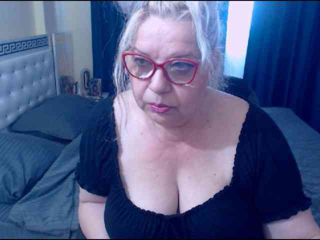 Modèle: SonyaHotMilf