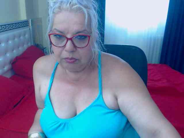 Modèle: SonyaHotMilf