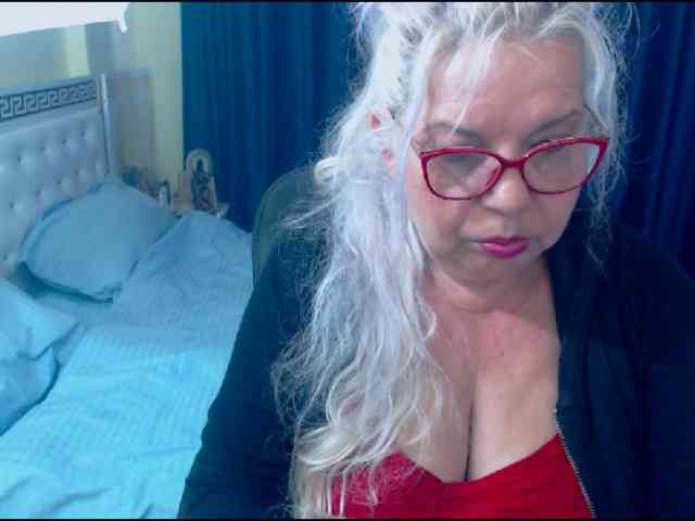 Modèle: SonyaHotMilf