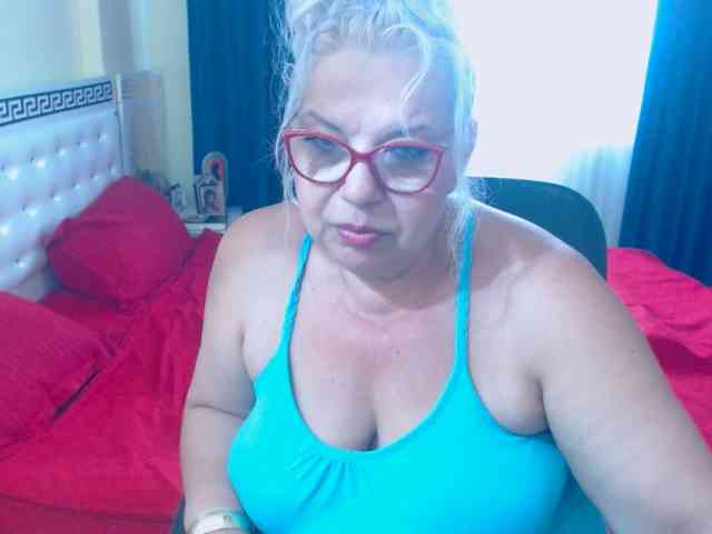 Model: SonyaHotMilf