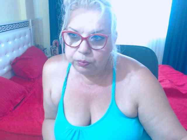 Modèle: SonyaHotMilf