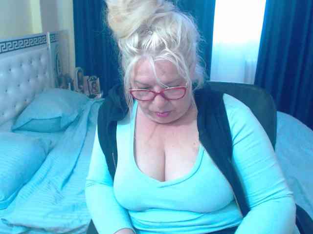 Modèle: SonyaHotMilf