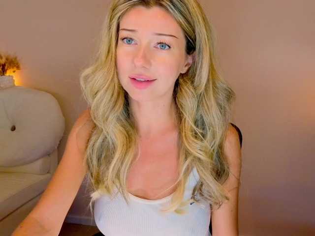 Lenamuti webcam bongacams model stream image