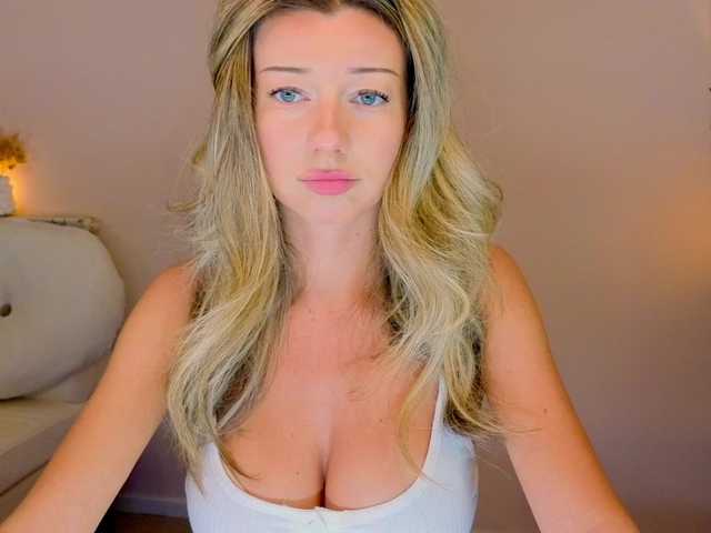 Lenamuti live cam on BongaCams
