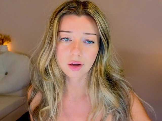 Lenamuti live cam on BongaCams