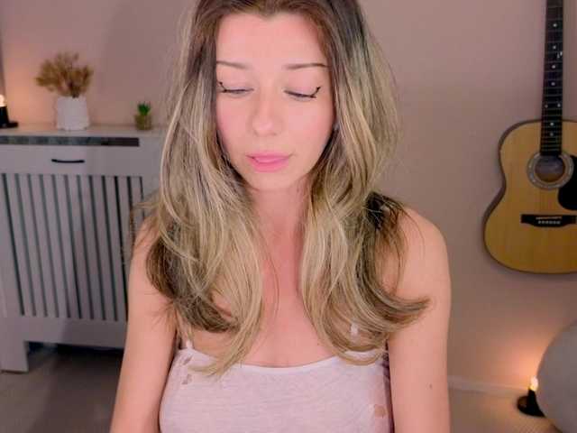 Lenamuti's BongaCams show and profile