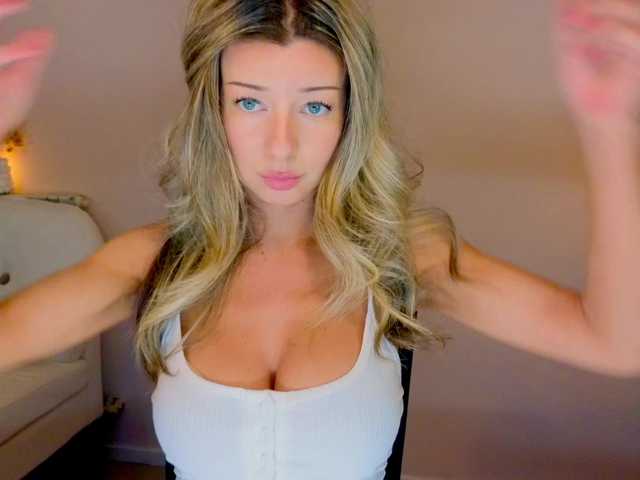 Lenamuti live cam on BongaCams