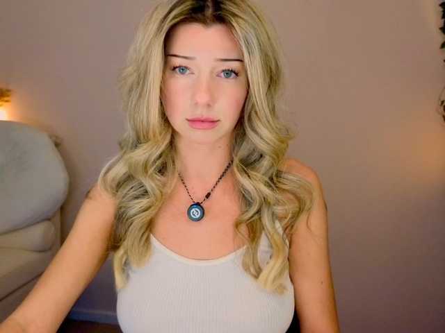 Lenamuti live cam on BongaCams