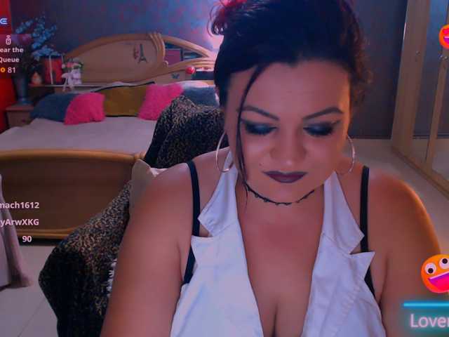 Ariellefoxy live cam on BongaCams