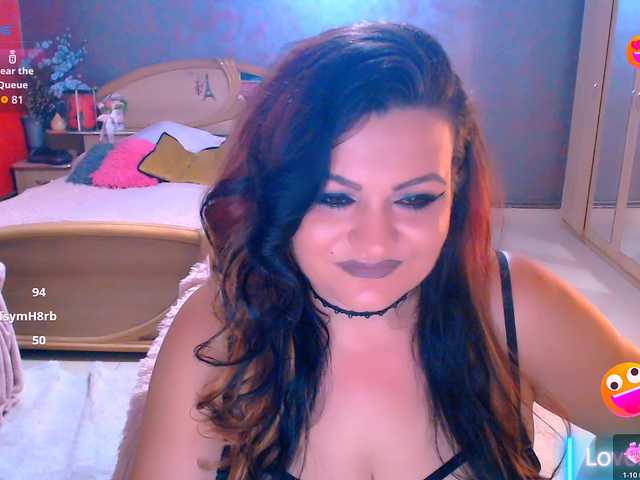 Ariellefoxy live cam on BongaCams