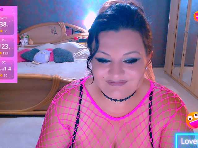 Ariellefoxy live cam on BongaCams