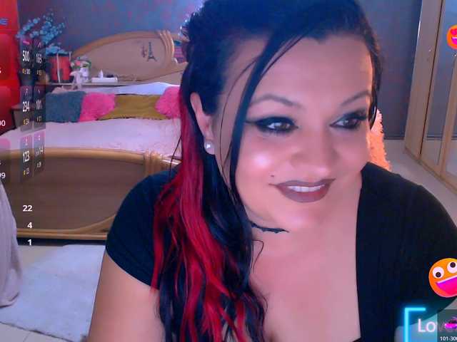 Ariellefoxy live cam on BongaCams
