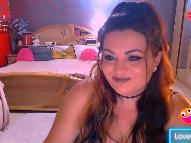Ariellefoxy live cam on BongaCams