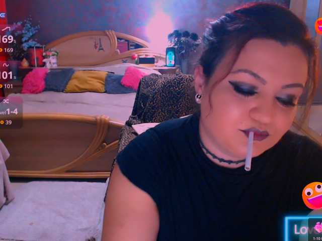 Ariellefoxy live cam preview