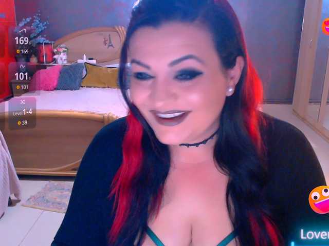 Ariellefoxy live cam on BongaCams