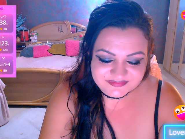 Ariellefoxy live cam on BongaCams