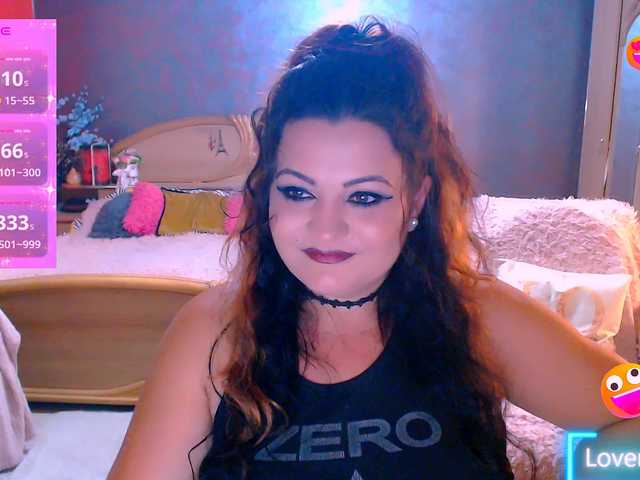 Ariellefoxy live cam on BongaCams