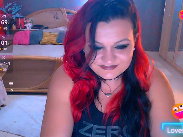 Ariellefoxy live cam on BongaCams